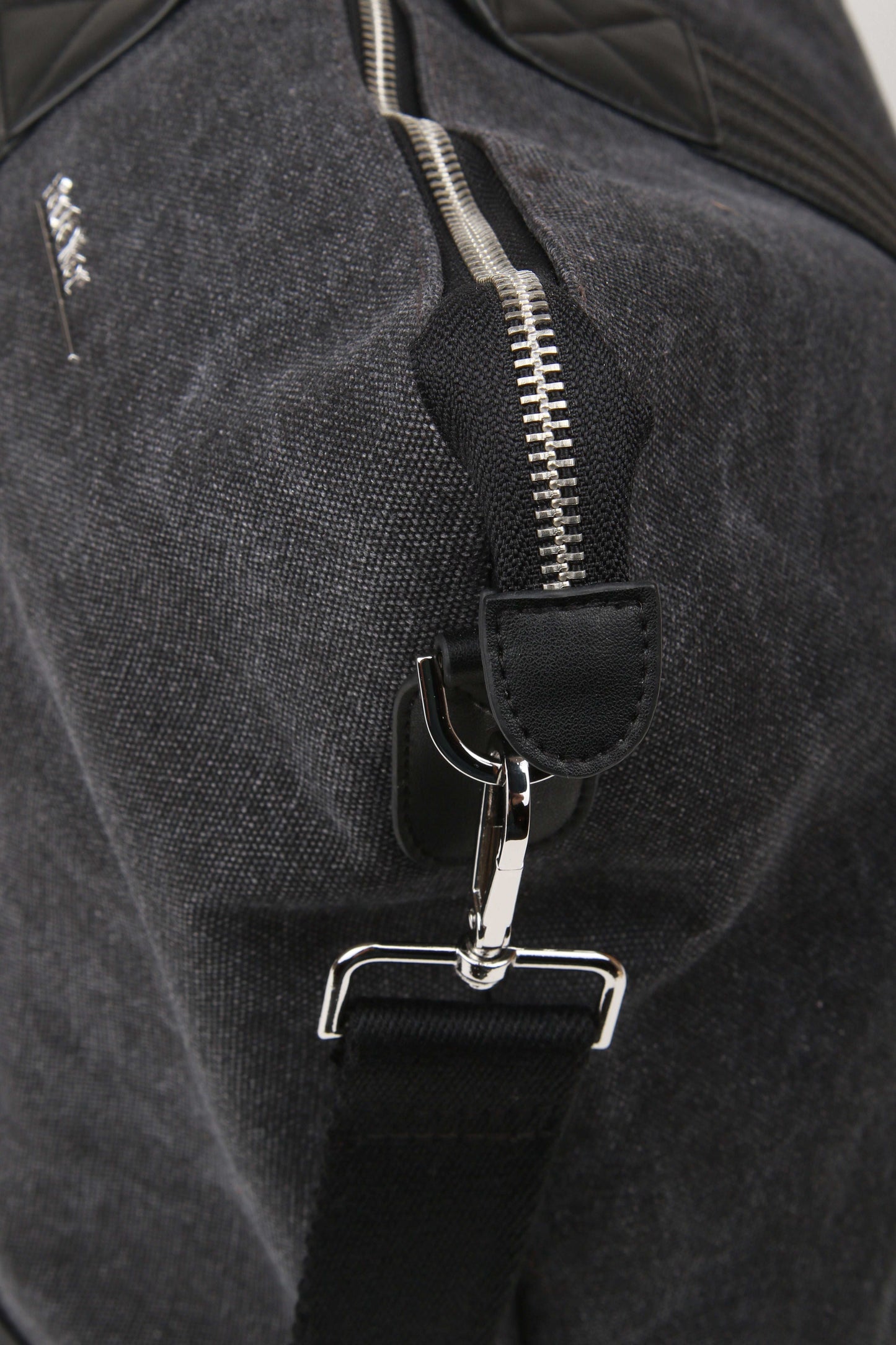 Mens Weekend Duffle Bag - by Paul Oliver